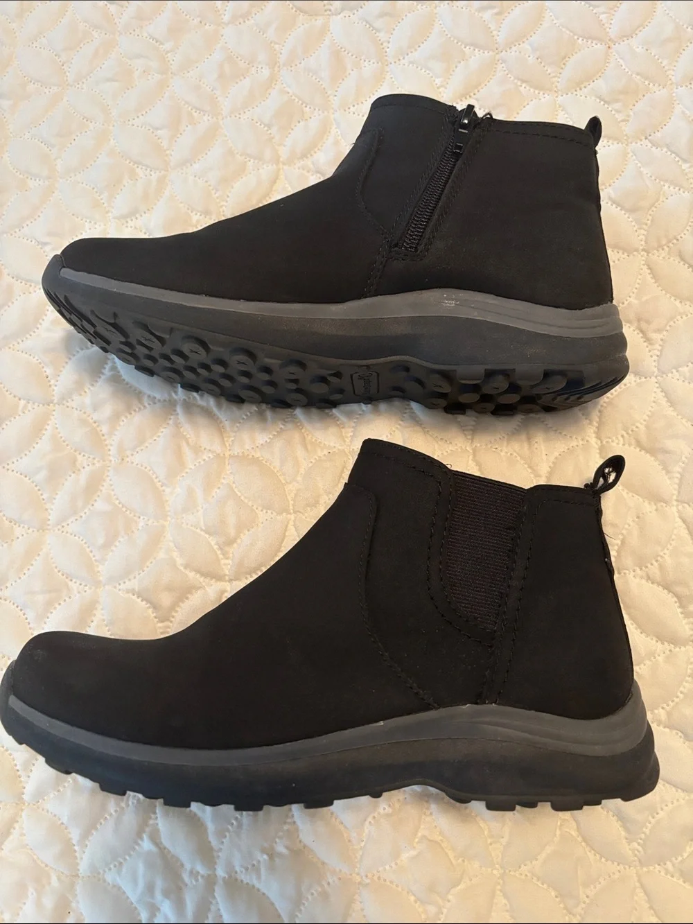 BareTraps stylish black